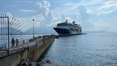 Alanya İskelesi'ne Lüks Kruvaziyer Demir Attı: Bin 765 Turist İlçeye Hareketlilik Kattı