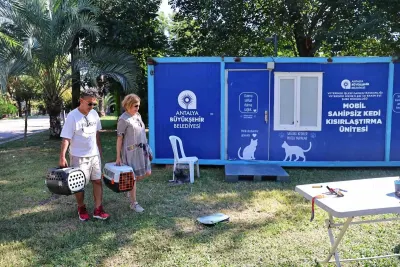 Antalya'da Mobil Kısırlaştırma Ünitesi Karaalioğlu Parkı'nda Hizmette