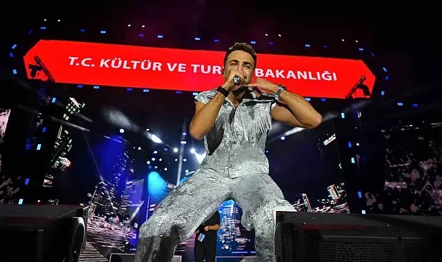 Sefo, festivalde müzikseverlere unutulmaz anlar yaşattı