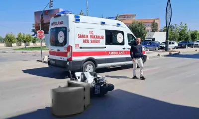 Karaman'da Alkollü Sürücünün Kullandığı Patates Kamyoneti Motokuryeyle Çarpıştı: 1 Yaralı