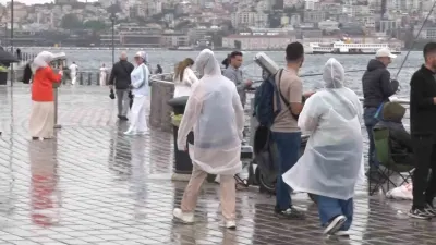 İstanbul'da Beklenen Yağış Anadolu Yakası'nda Etkili Oldu
