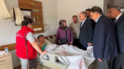 Manisa Valisi Vahdettin Özkan’dan Turgutlu'daki Silahlı Saldırıda Yaralanan Öğrencilere Ziyaret