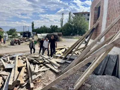 Akçadağ Belediye Başkanı Hasan Ulutaş Bölüklü Mahallesi'ndeki Cami İnşaatını İnceledi