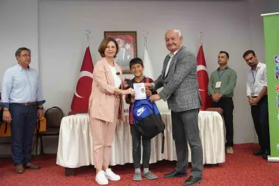 Eskişehir Büyükşehir Belediyesinden Öğrencilere Kırtasiye Desteği