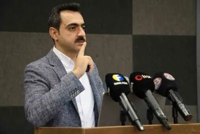 Sağlıkta Yapay Zeka Tehdidi: Algoritmalara Bakarak İlaç Kullanmayın Uyarısı