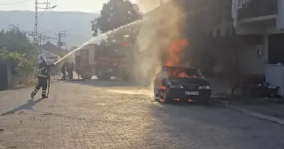 Tokat'ta Yanan Otomobilin Alevleri Balkondaki Çamaşırları Tutuşturdu