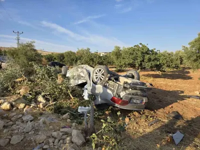 Gaziantep'te Feci Kaza: Motosiklete Çarpan Otomobil Fıstık Tarlasına Uçtu, 1 Ölü, 6 Yaralı