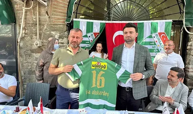 Bursaspor Başkanı Enes Çelik Kapalı Çarşı'da esnafla buluştu