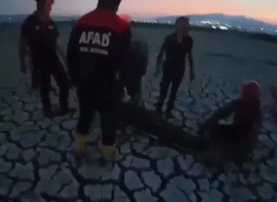 Kahramanmaraş'ta Çamura Saplanan Vatandaş Ekiplerin Çalışmasıyla Kurtarıldı