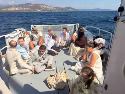 Muğla Milas Açıklarında Yelkenli Teknede Düzensiz Göçmenler ve Kaçakçılar Yakalandı