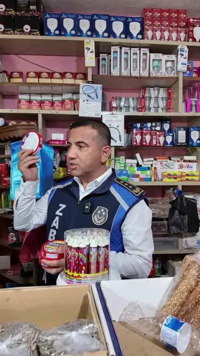 Hatay'da Okul Çevresindeki Market Denetiminde SKT Skandalı: "Yeni Bitmiş" Savunması Zabıtanın Tepkisini Çekti