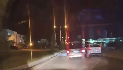 Elazığ'da Trafikte Tehlikeli Anlar: Makas Atan Sürücü Kamerada