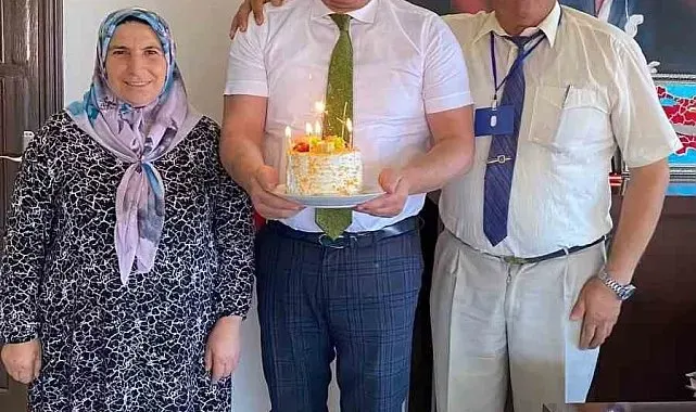 Kaymakama sürpriz doğum günü kutlaması