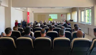 Erzincan'da Huzurevi Sakinlerine ve Çalışanlarına Trafik Güvenliği Eğitimi Verildi