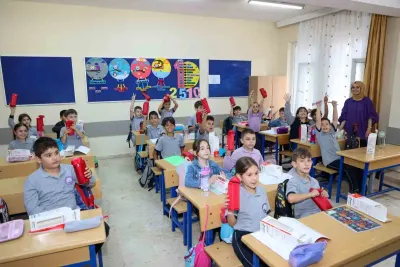 Beykoz Belediyesi'nden Öğrencilere Kırtasiye ve Nakdi Eğitim Desteği