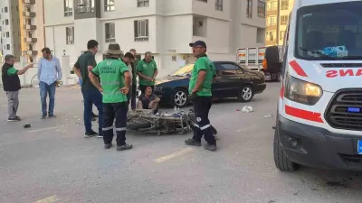 Mersin Erdemli'de Otomobil ile Motosiklet Çarpıştı: 1 Yaralı