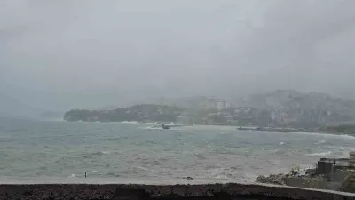 Zonguldak'ta Şiddetli Sağanak ve Fırtına: Liman Sarıya Büründü