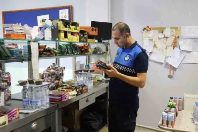 Darıca'da Zabıta Ekiplerinden Okul Kantinlerine Sıkı Hijyen ve Gıda Denetimi