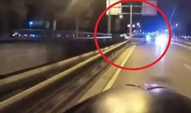 Bursa'da otomobil bariyerlere çarpıp böyle takla attı...Feci kaza kask kamerasında