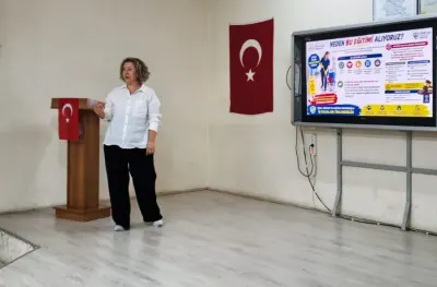 Manisa Sarıgöl'de Okul Çalışanlarına İş Güvenliği Eğitimi