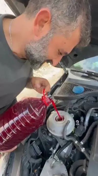 Oto Tamircisi Otobanda Çaresiz Kalınca Şalgam Suyunu Motor Suyu Yaptı