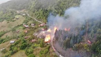 Kastamonu İnebolu'da Büyük Köy Yangını: 9 Ev Küle Döndü