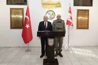 Milli Savunma Bakanı Yaşar Güler Kars'ta Askeri Birlikleri Denetledi