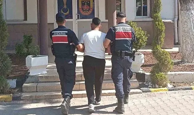 'Dolandırıcılık' suçundan aranan hükümlü jandarmadan kaçamadı