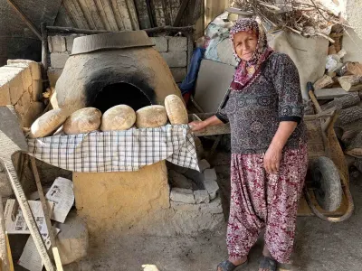 Kırklareli'nde Geleneksel Taş Fırın Ekmeği Lezzeti