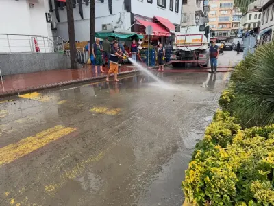 Ayancık'ta Yoğun Yağış Sonrası Temizlik Çalışmaları Başlatıldı