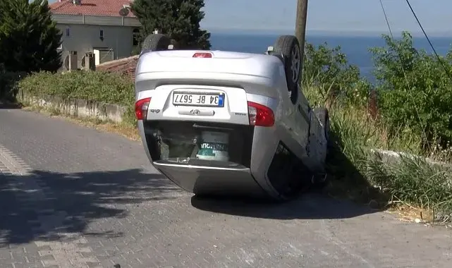 Büyükçekmece'de araç takla attı