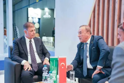 İzmir Büyükşehir Belediye Başkanı Cemil Tugay’dan İtalya’da Marble İzmir Temasları