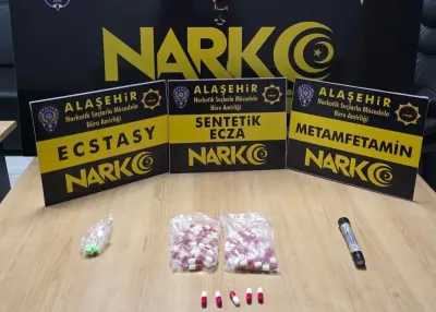 Manisa'da Çatıya Çıkıp Kaçmaya Çalışan Uyuşturucu Şüphelisi Tutuklandı