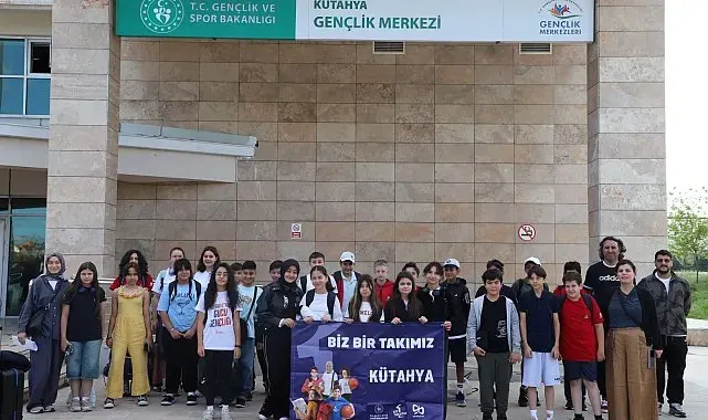 Kütahyalı gençler "Biz Bir Takımız" projesi kapsamında Kırklareli'ne uğurlandı