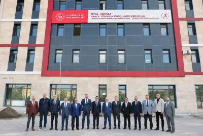 Sivas Valisi Yılmaz Şimşek Şehirdeki Yatırım ve Restorasyon Çalışmalarını Yerinde İnceledi