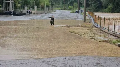 Zonguldak'ta Sağanak Sonrası Dere Taştı: Sanayi Sitesini Su Bastı