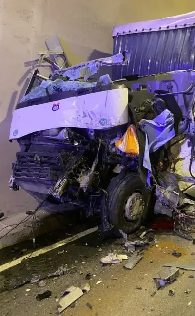 Artvin Yusufeli T-26 Tüneli'nde Zincirleme Trafik Kazası: 1 Ölü, 2 Yaralı