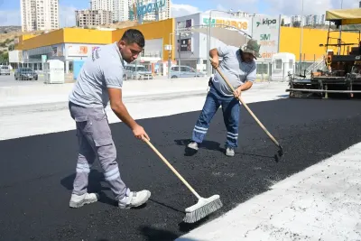 Kuşadası Değirmendere Mahallesi'nde Sıcak Asfalt Çalışması Başlatıldı