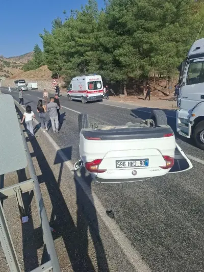 Siirt'te Feci Kaza: Otomobil Takla Attı, 2 Kişi Yaralandı
