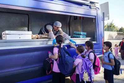 İzmir Büyükşehir Belediyesi’nden Yeni Eğitim Döneminde Kapsamlı Beslenme Desteği