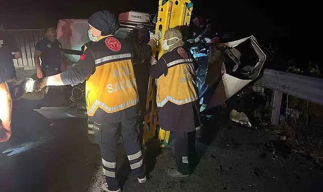Tırdan ayrılan dorse zincirleme kazaya sebep oldu: 3 ölü