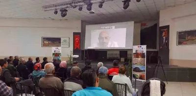 Afyonkarahisar'da Üreticilere Kuşburnu ve Badem Yetiştiriciliği Eğitimi Verildi