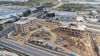 Çayırova'da Hayırsever Desteğiyle İnşa Edilen Meslek Lisesinin Kaba İnşaatı Tamamlandı