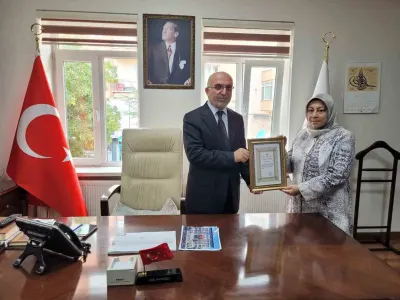 Emekli İkramiyesinin Tamamını Müftülük Binasına Bağışladı