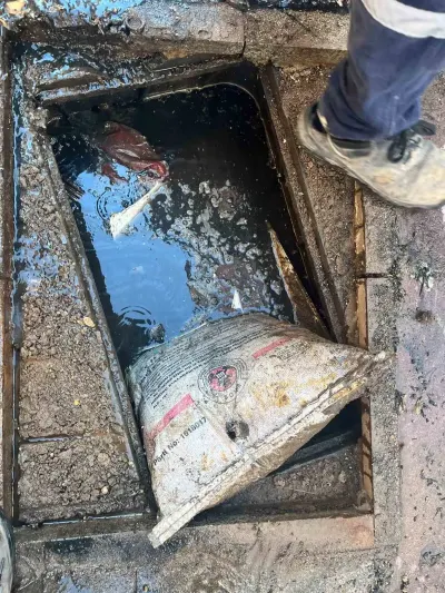 Ayvalık'ta Kanalizasyon Şebekesinden Bir Çuval Kömür Çıktı