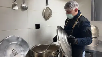 17 Yaşındaki Genç Aşçıdan Yaşıtlarına Çağrı: 'Telefon Başında Vakit Öldürmeyin, Meslek Öğrenin