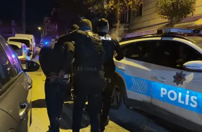 Avcılar’da ’Dur’ İhtarına Uymayan Sürücü Polis Aracına Çarptı: 303 Bin Lira Ceza!
