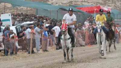 Menemen’de Geleneksel Rahvan At Yarışları Heyecanı Başlıyor