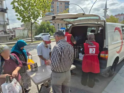 Türk Kızılay Samsun Şubesi'nden İhtiyaç Sahibi Ailelere Sıcak Yemek Desteği