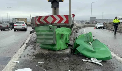 Samsun'da Viyadükte İki Otomobil Çarpıştı: Kaza Maddi Hasarla Atlatıldı